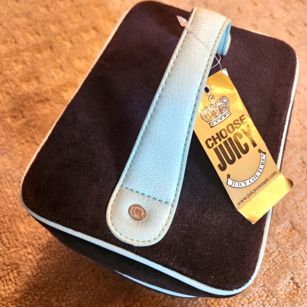 SOLD Juicy Couture Vintage Train Case Bag - Picture 3 of 6